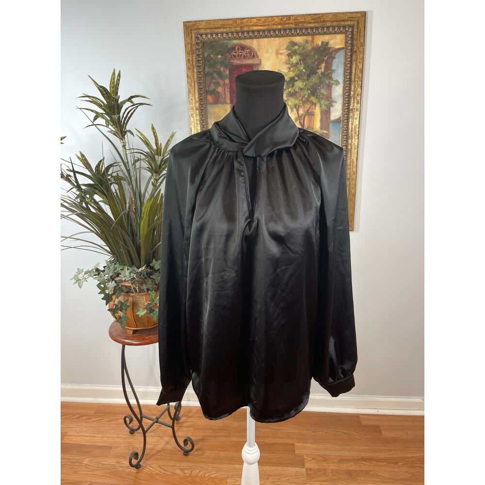 Rachel Zoe Blouse‎ Top Womens M Black Satin Keyhole Front Sophisticated Classic